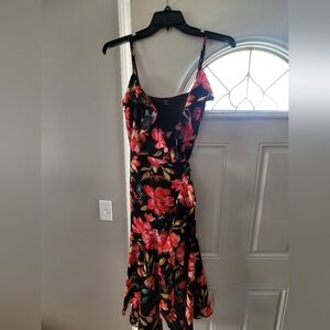 Medium lulus flowy floral dress